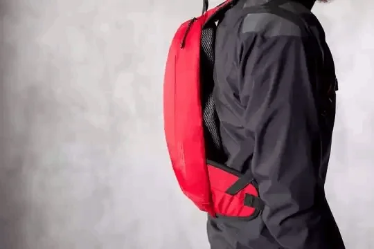 Nahrbtnik CUBE Pure 4race red Barva: Rdeča
