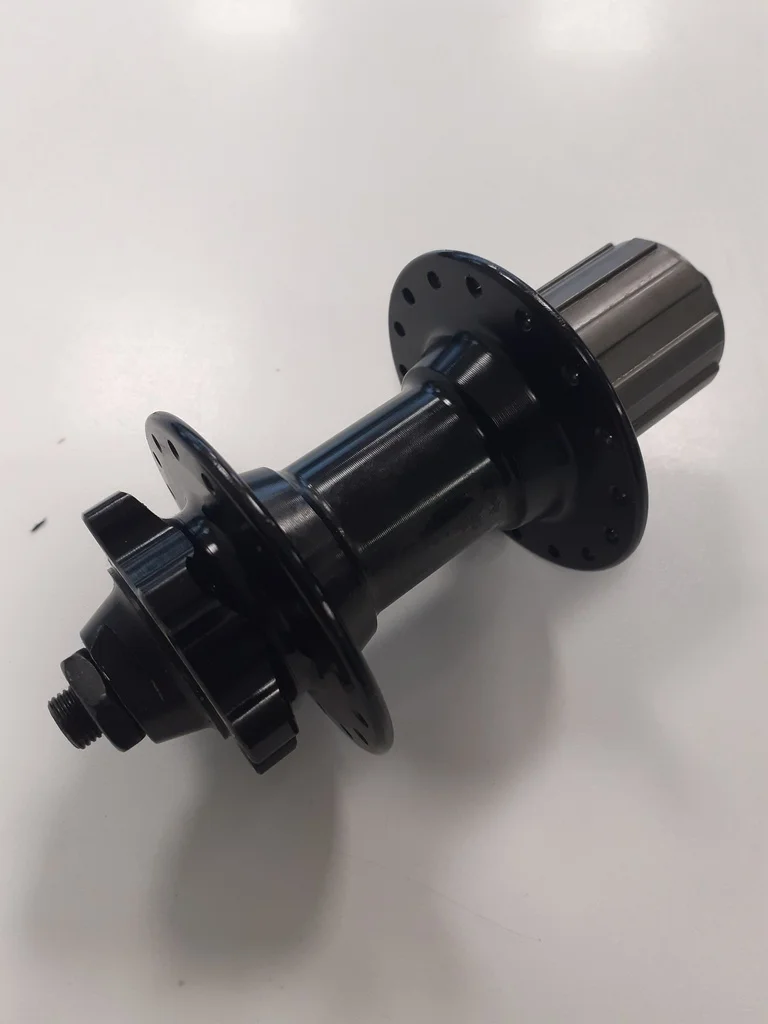 Zadnje pesto MS 32H, 135x9mm, 6 bolt disk