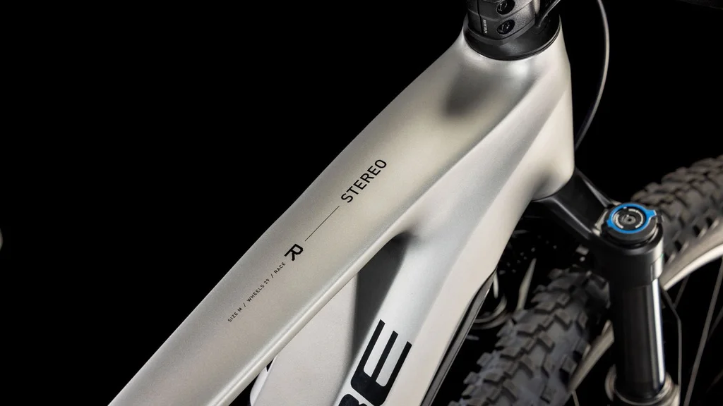 Električno kolo CUBE STEREO HYBRID ONE22 RACE 800 silver'n'black