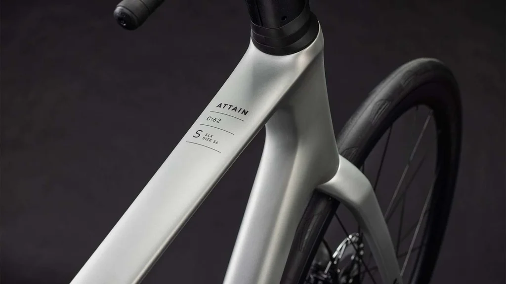 Cestno kolo Cube Attain C:62 SLX sleekgrey'n'prism 2026