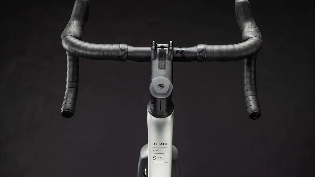 Cestno kolo Cube Attain C:62 SLX sleekgrey'n'prism 2026
