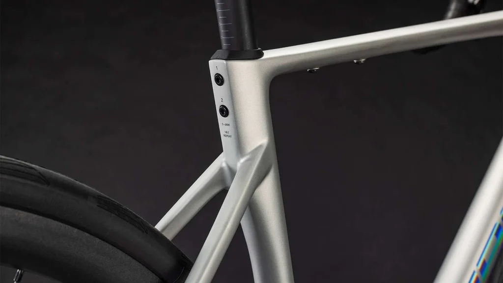Cestno kolo Cube Attain C:62 SLX sleekgrey'n'prism 2026
