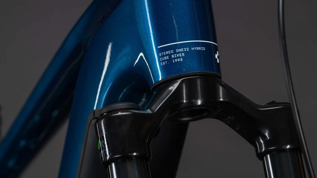 Električno kolo CUBE Stereo Hybrid ONE22 RACE 800 electricblue´n´white 2026 
