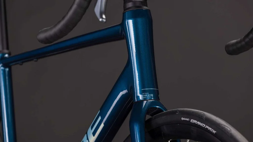 Cestno kolo Cube Attain C:62 SLX sleekgrey'n'prism 2026
