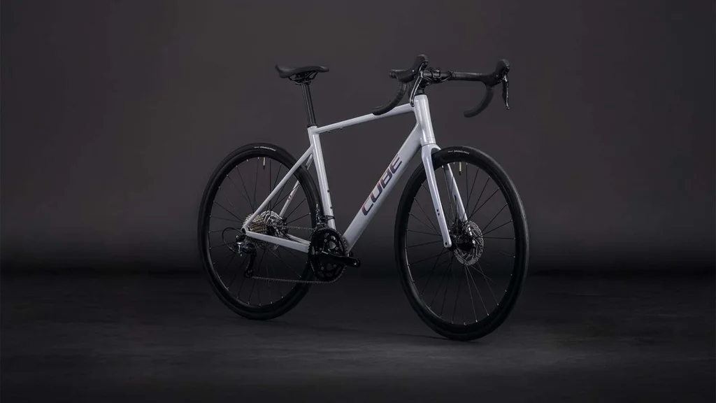 Cestno kolo Cube Attain C:62 SLX sleekgrey'n'prism 2026
