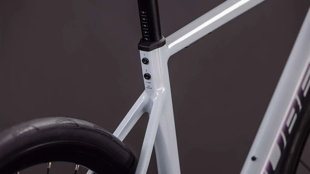 Cestno kolo Cube Attain C:62 SLX sleekgrey'n'prism 2026