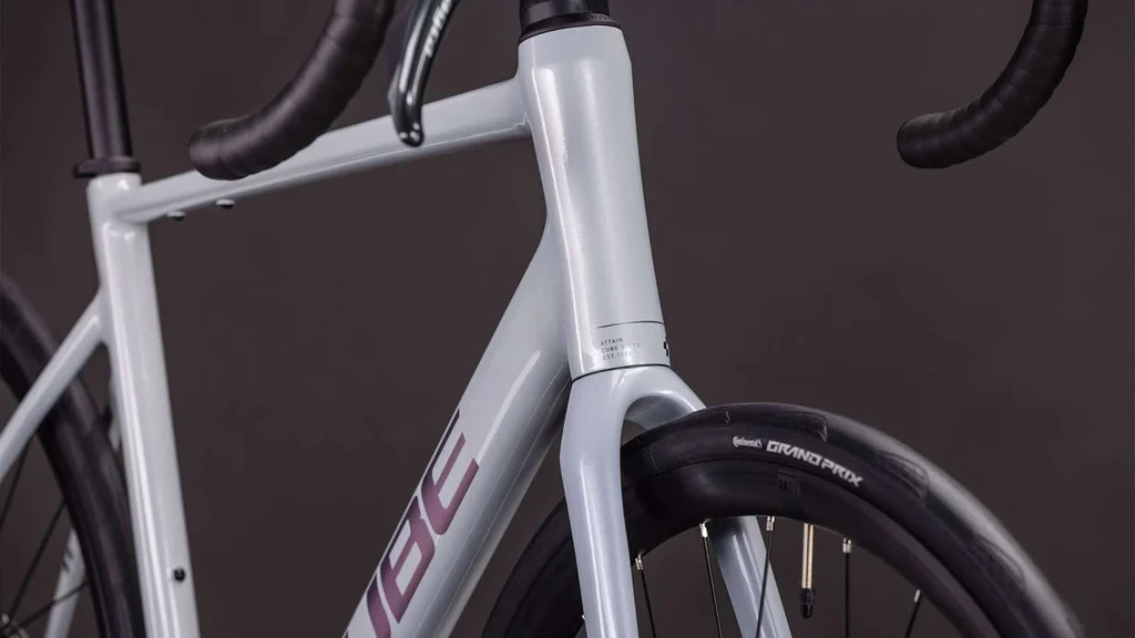 Cestno kolo CUBE Attain Race foggrey´n´shift 2026