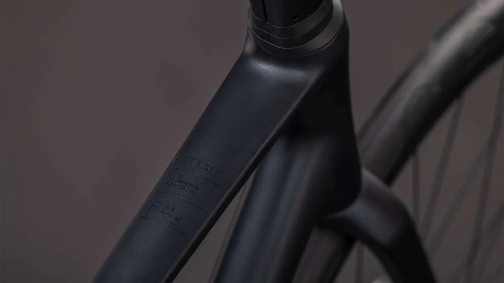 Cestno kolo CUBE Attain Race foggrey´n´shift 2026