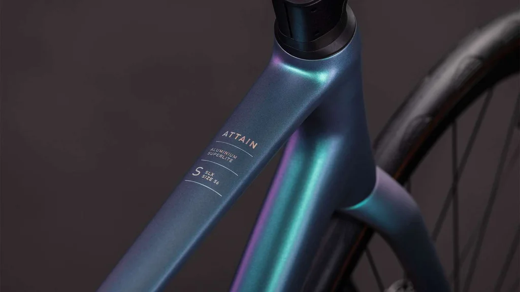Cestno kolo CUBE Attain Race foggrey´n´shift 2026