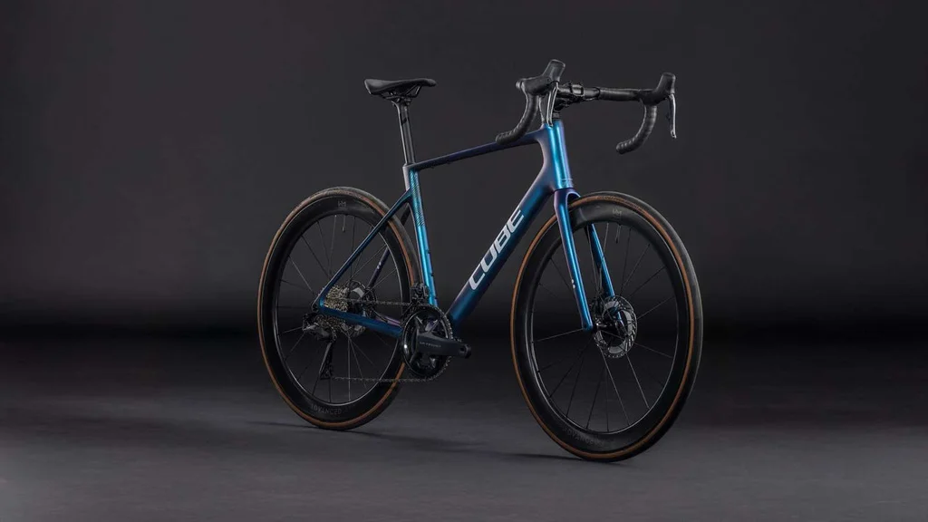 Cestno kolo Cube Attain C:62 SLX sleekgrey'n'prism 2026