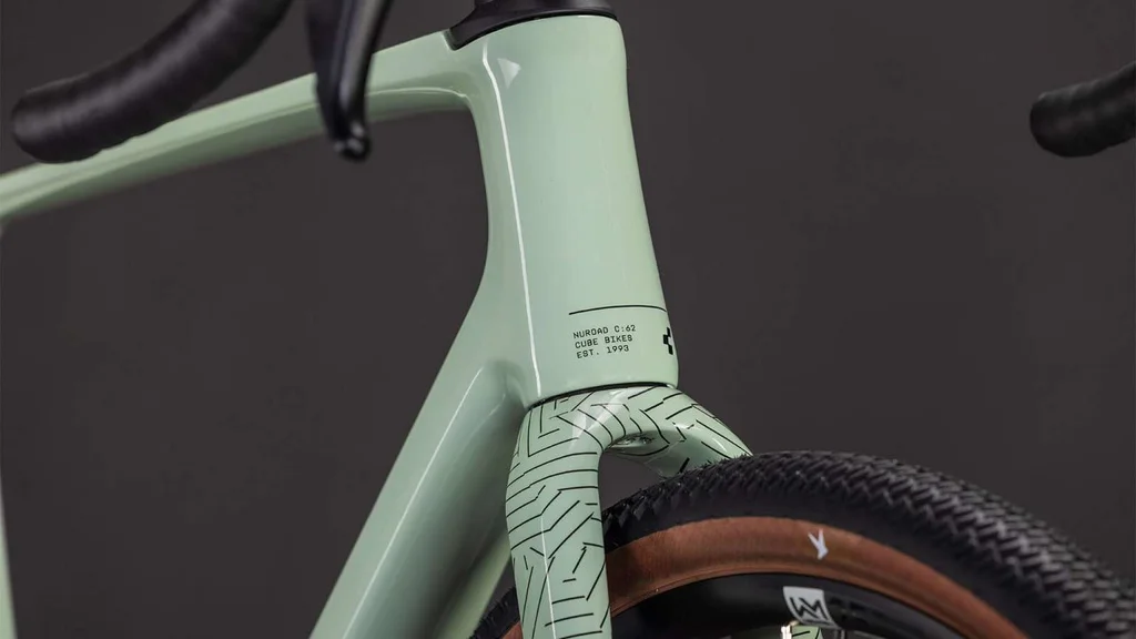Cestno kolo CUBE Attain Race foggrey´n´shift 2026