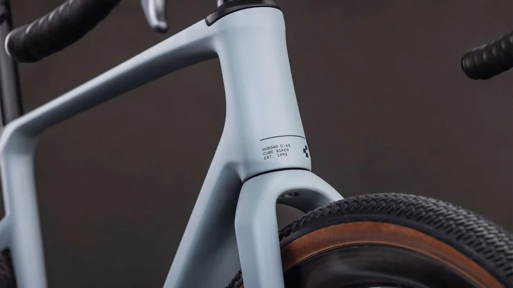 Cestno kolo CUBE Attain Race foggrey´n´shift 2026
