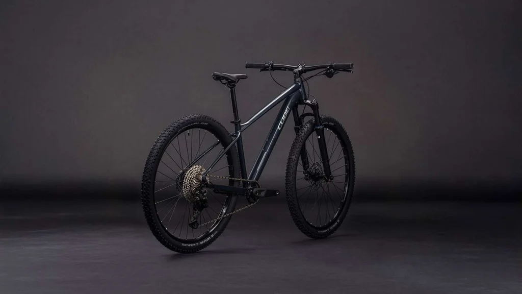 Gorsko kolo CUBE Aim ONE smoke´n´black 2026