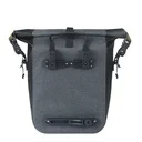 Torba za kolo Basil Navigator Storm M single bag MIK Hooks 12-15L, črna