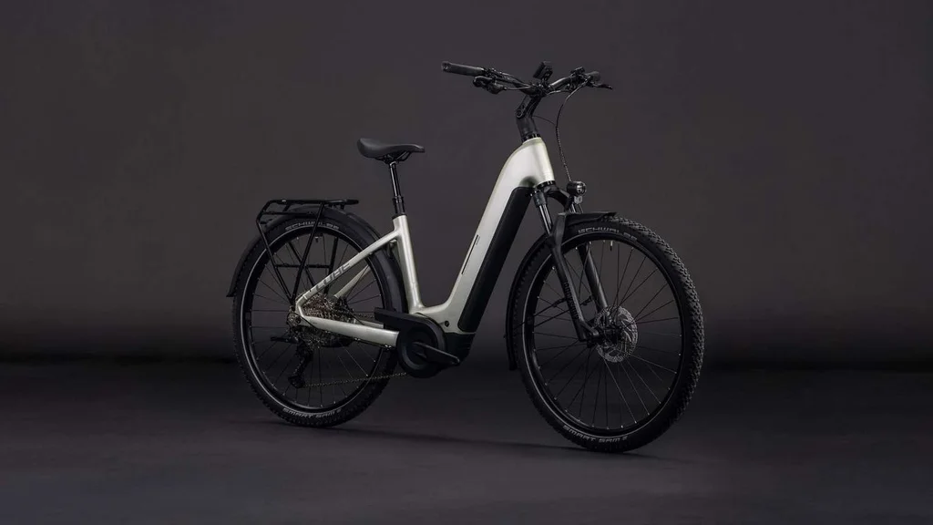 Električno kolo CUBE Nuride Hybrid Pro 800 chilli´n´black Easy Entry 2026