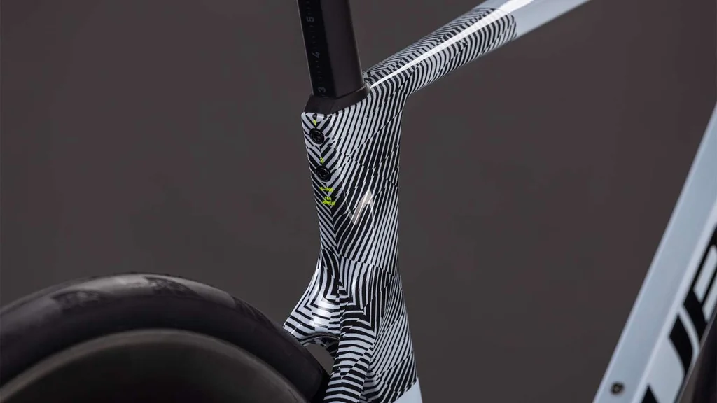 Cestno kolo CUBE Agree C:62 Pro blackline 2026