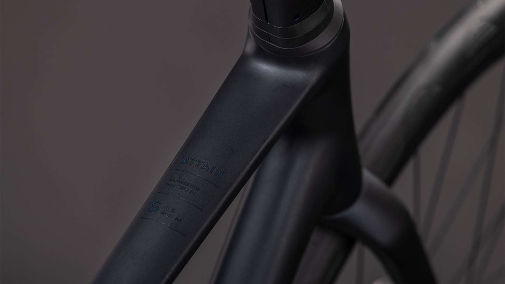 Cestno kolo CUBE Attain Race foggrey´n´shift 2026