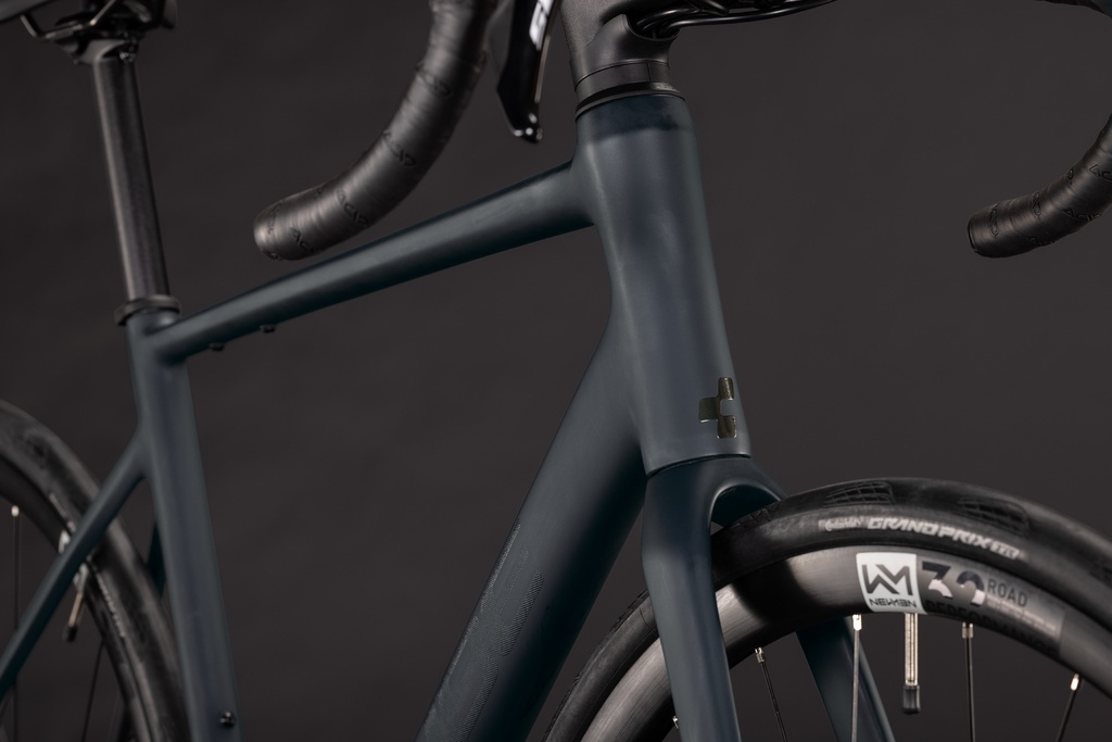 Cestno kolo CUBE Attain SLX black´n´chrome 2027