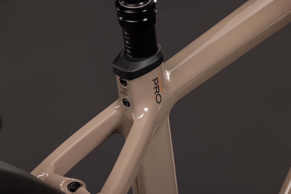 Električno kolo CUBE Nuride Hybrid Pro 800 cappuccino´n´black 2027