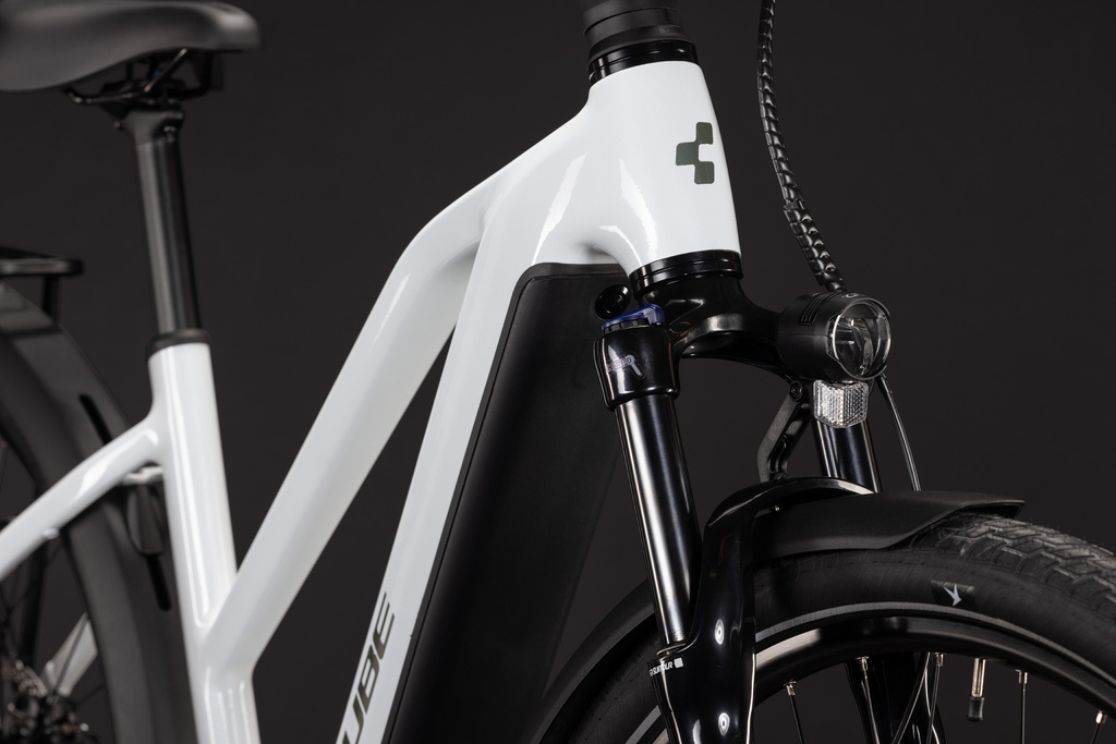 Električno kolo CUBE Touring Hybrid ONE 600 metallicwhite´n´chrome Trapeze 2027