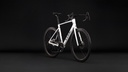 Cestno kolo CUBE Attain SLX metallicwhite´n´black 2027 