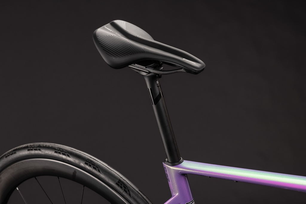 Cestno kolo CUBE Attain C:62 SLT cosmicpurple'n'black 2027