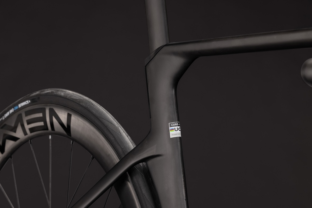 Cestno kolo CUBE Litening AERO C:68X Race carbon´n´chrome 2027 