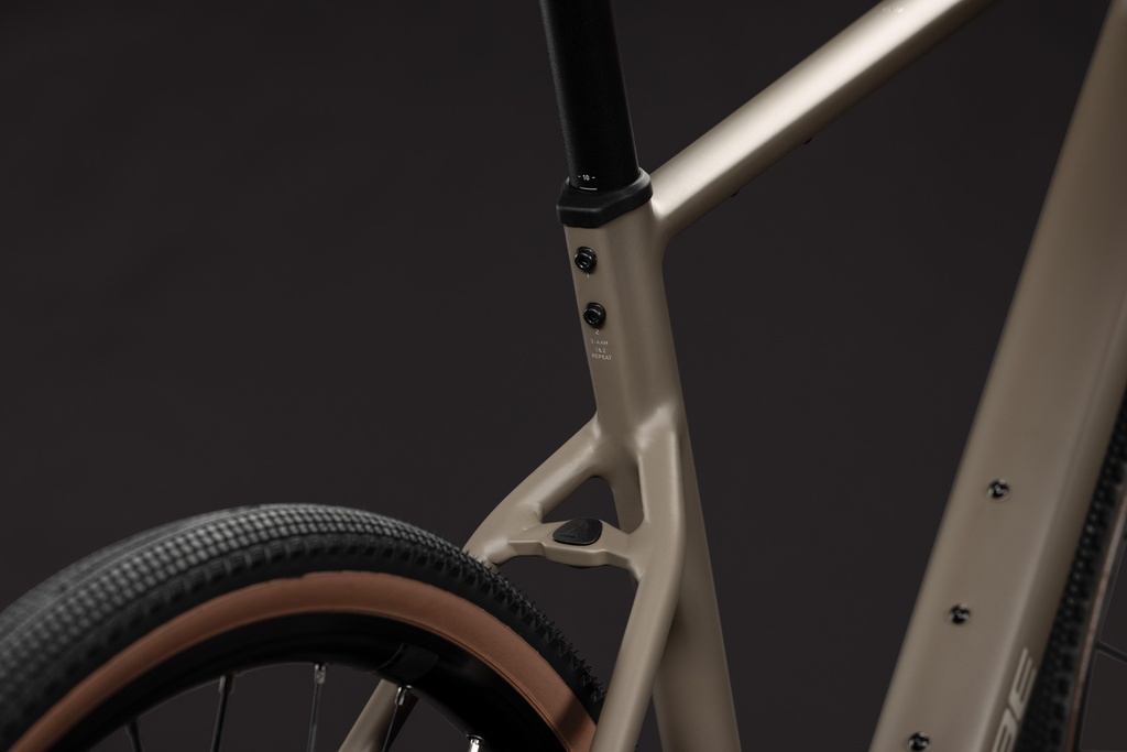 Gravel kolo Cube Nuroad ONE wood´n´grey 2027 