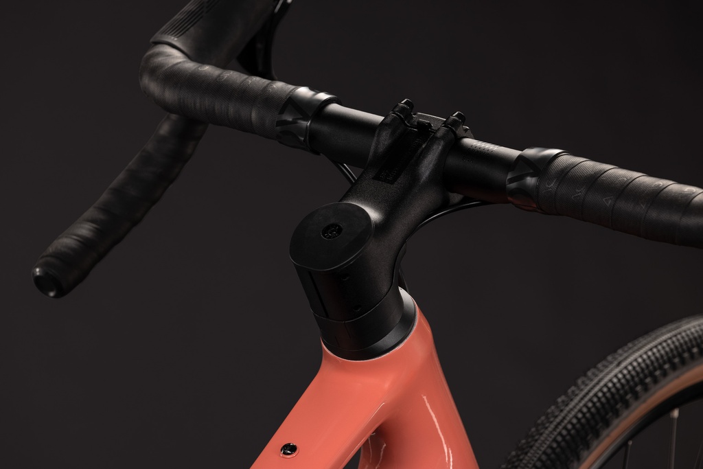 Gravel kolo Cube Nuroad ONE spicypapaya´n´black 2027