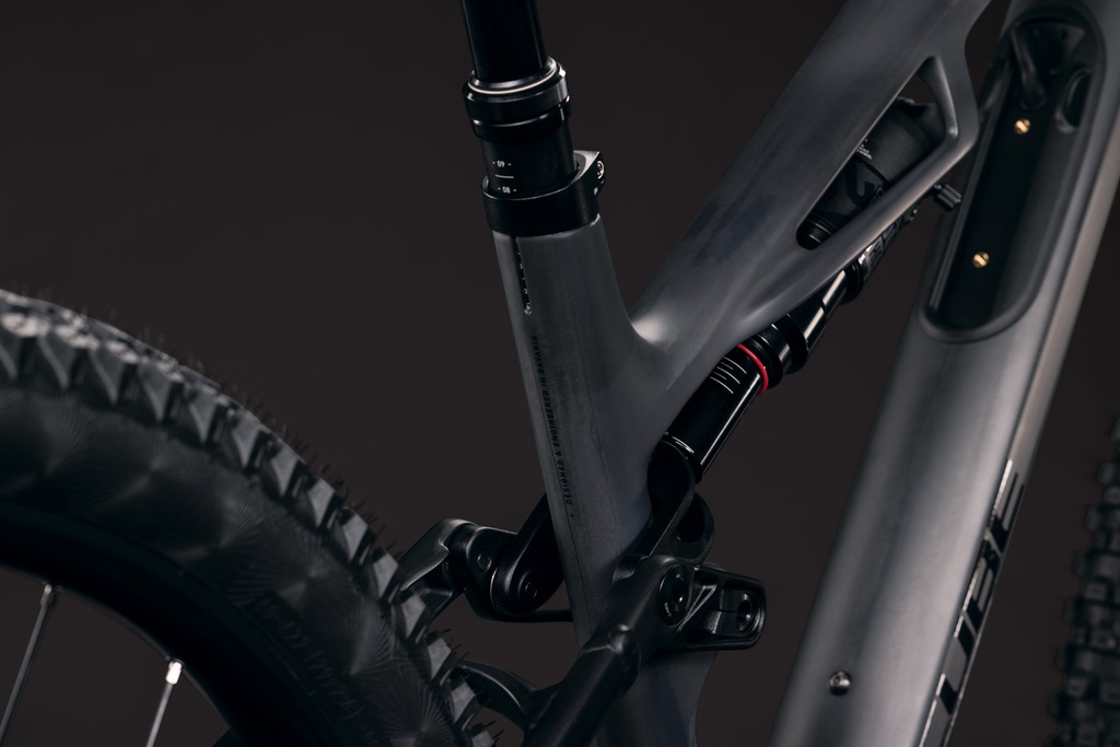Gorsko kolo Cube Stereo HPC RACE carbon and black 2027 
