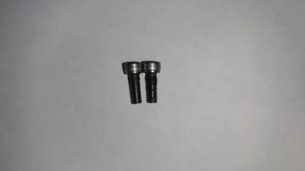 Rezervni del TSDZ2 Securing plate screw