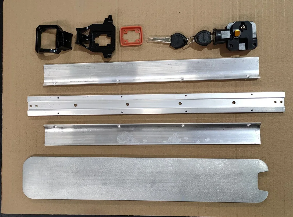 ELK Battery holder with ALU mounting plates, mechanical lock with keys and raw battery cover
