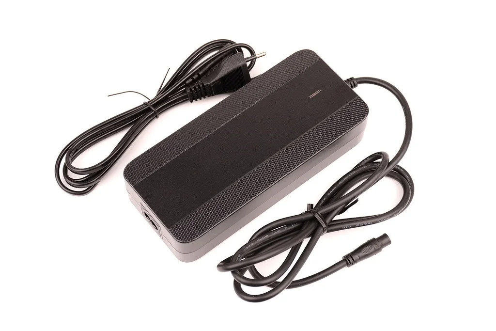 Punjač za 48V bateriju Econo / 3A 3pin